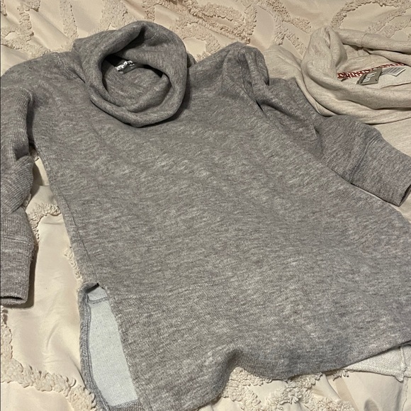 THML Soft Gray Sweater Collection - Picture 6 of 7